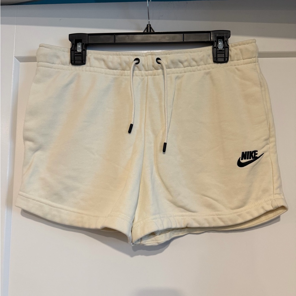 Nike Sportwear Shorts, Ivory, Size M